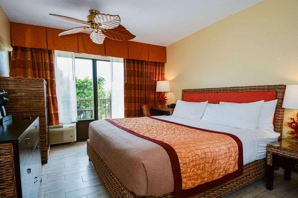 Royal Beach Hutchinson Island 3*